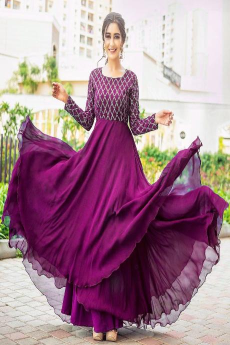 Beautiful Layer Designer Gown Designs For Wedding Wear