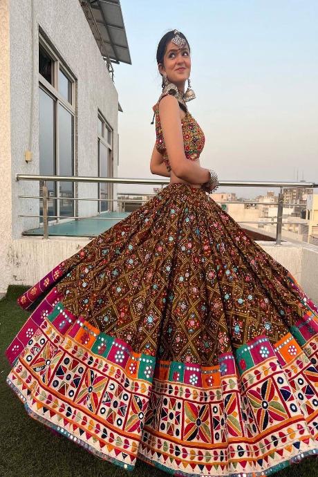 Graceful Printed Hand Work Lehenga Choli For Navratri