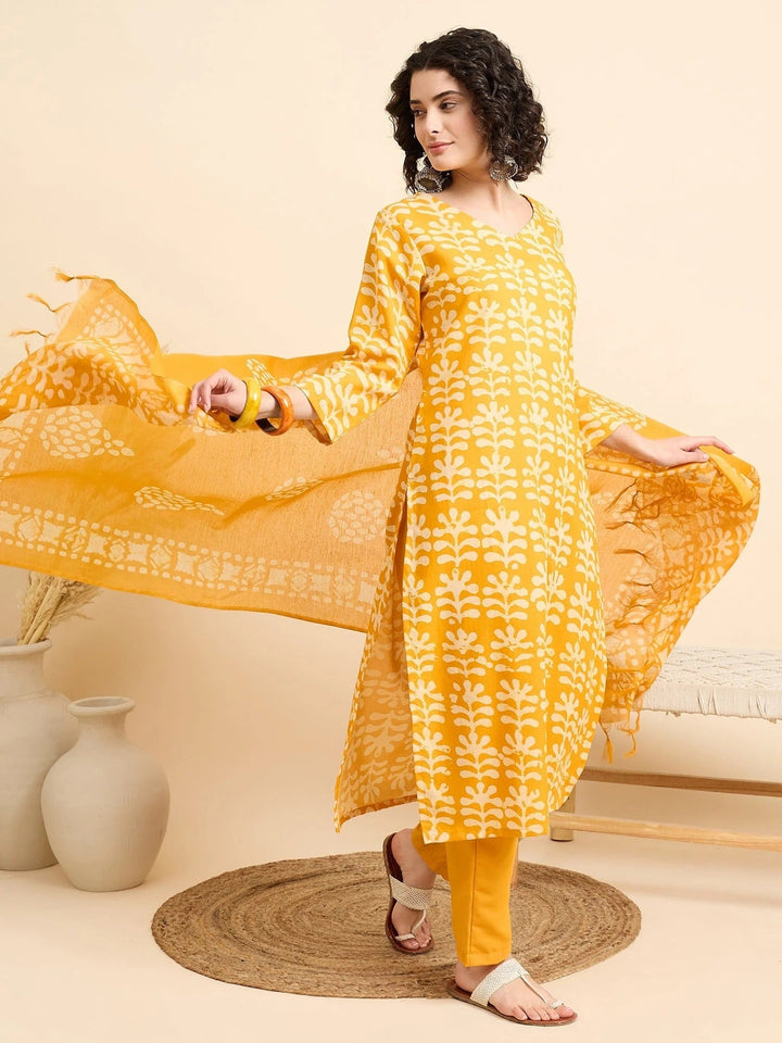 Women's Viscose Yellow Straight Kurta and Pant Set with Dupatta