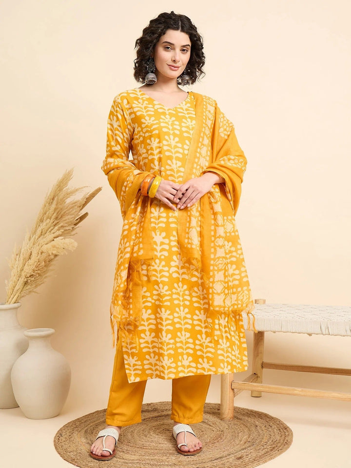 Women's Viscose Yellow Straight Kurta and Pant Set with Dupatta